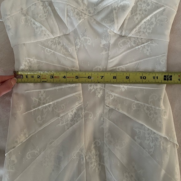 Stunning BCBG Maxazria dress - Picture 9 of 10